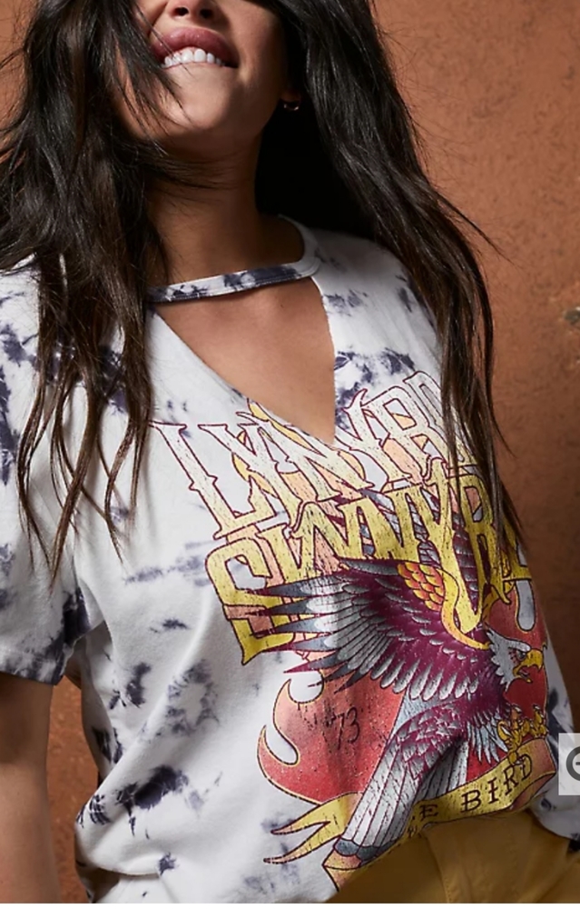 Torrid White and Yellow Graphic Tee